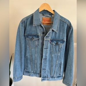 Levi Trucker Jacket